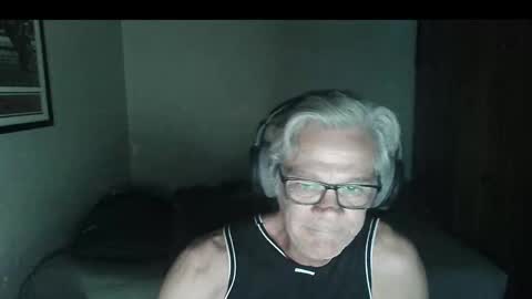 Snapshot of kevwestunder9696 chatting on October 6, 11:17 am kevwestunder9696 online show from October 6, 11:17 am