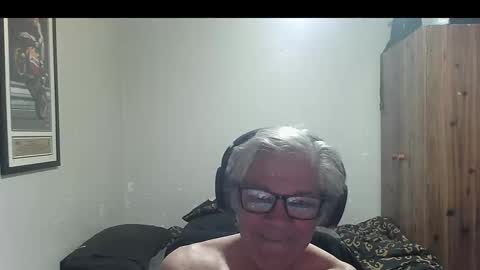 Snapshot of kevwestunder9696 chatting on October 17, 11:03 am kevwestunder9696 online show from October 17, 11:03 am