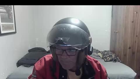 Snapshot of kevwestunder9696 chatting on October 18, 11:14 am kevwestunder9696 online show from October 18, 11:14 am