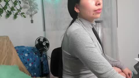 Snapshot of keyla_meow2002 chatting on February 4, 8:35 am keyla meow2002 online show from February 4, 8:35 am