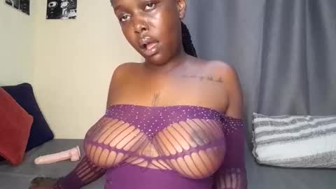 keyla online show from November 8, 9:34 am