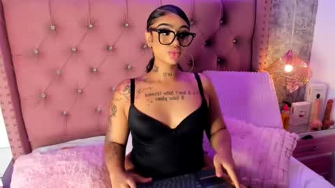 Khelany Isyy  online show from September 12, 3:36 pm