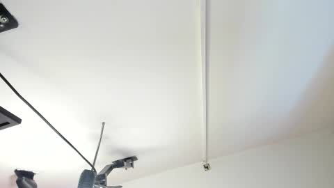 Khloe online show from December 1, 12:47 pm