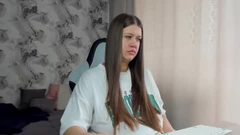 kianna_dior_ online show from April 16, 9:53 am