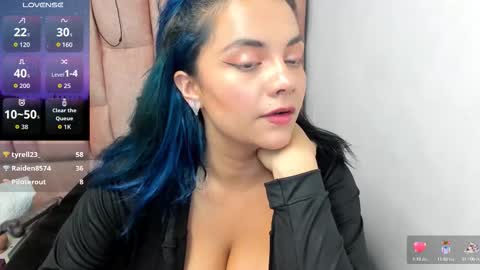 Snapshot of kiara_cruz__ chatting on October 11, 10:13 pm kiara Cruz online show from October 11, 10:13 pm