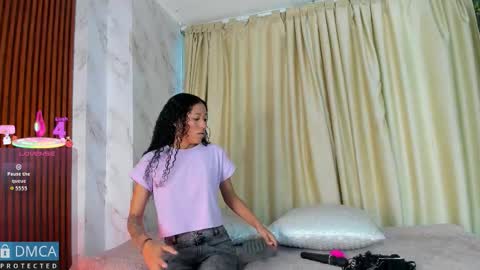 Kiara Zahiri online show from October 1, 11:20 am