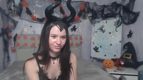 Kara online show from October 31, 9:04 pm