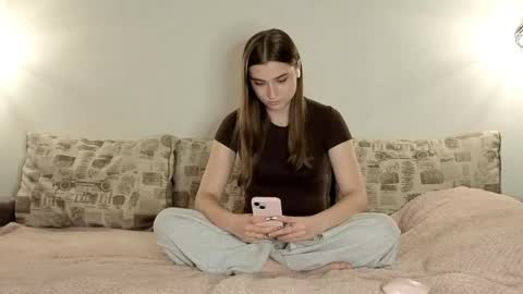 Ola my name is Lissa  Lets hit 10 Thumbs Up together   online show from May 31, 6:09 pm