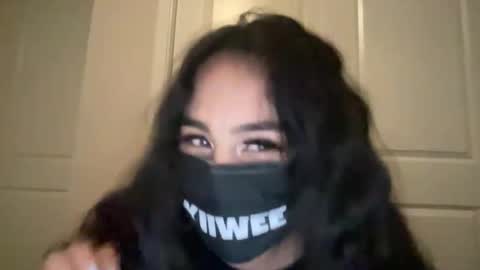 KIIWEE online show from October 29, 1:29 am