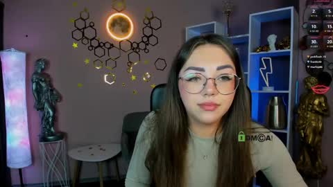 kiki_swan online show from April 25, 1:41 pm