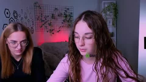 Snapshot of kiki_yourlove chatting on October 17, 12:20 pm Kira online show from October 17, 12:20 pm