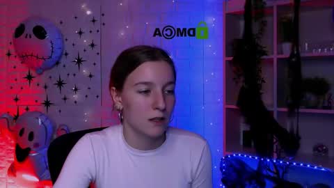 Snapshot of kiki_yourlove chatting on October 29, 5:58 pm Kira online show from October 29, 5:58 pm