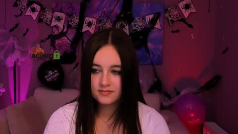 Snapshot of kiki_yourlove chatting on October 28, 5:47 pm Kira online show from October 28, 5:47 pm