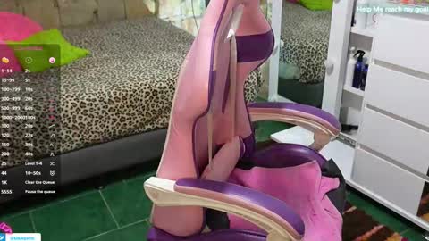 kiki online show from January 10, 11:32 pm