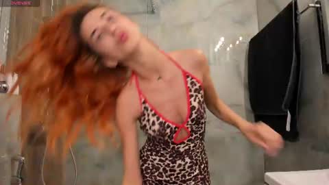 KikkoLee online show from June 16, 3:05 pm