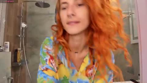 KikkoLee online show from June 11, 9:29 am