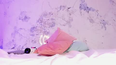 kim online show from September 18, 8:35 pm