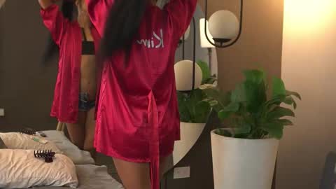 Kim online show from February 27, 1:26 pm