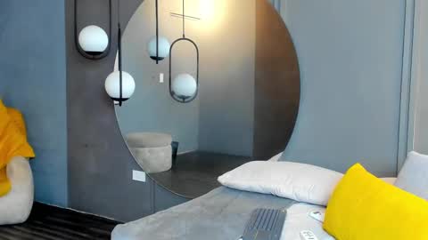 Kim online show from March 3, 1:01 pm