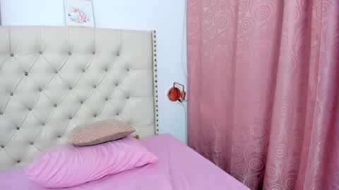 kim_eli online show from February 9, 5:40 am