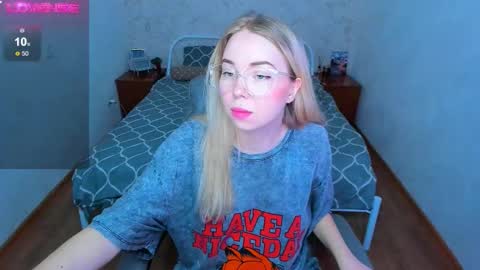 KIM online show from November 18, 10:40 am