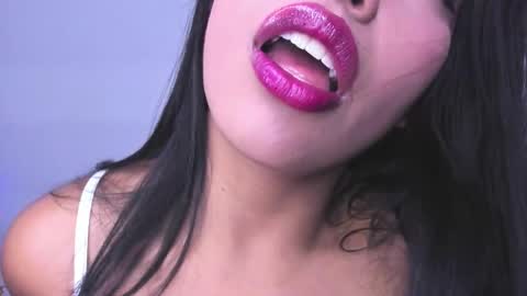 kim_mouth17 online show from March 6, 6:29 pm