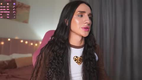 Kim Oberlin online show from February 25, 1:43 pm