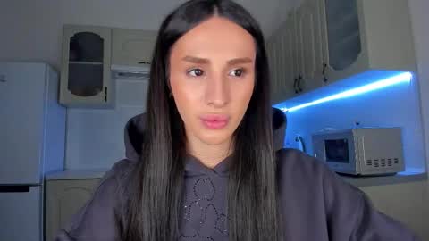 Kim Oberlin online show from February 4, 8:02 pm