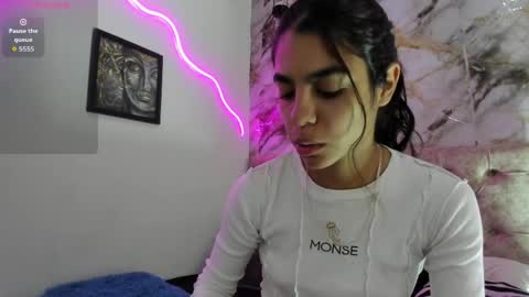 kim online show from April 4, 8:49 pm