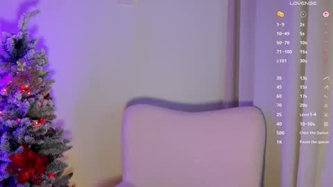 kimbeerlou online show from December 19, 7:59 am