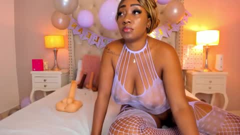 Kimberly  online show from February 22, 1:03 pm