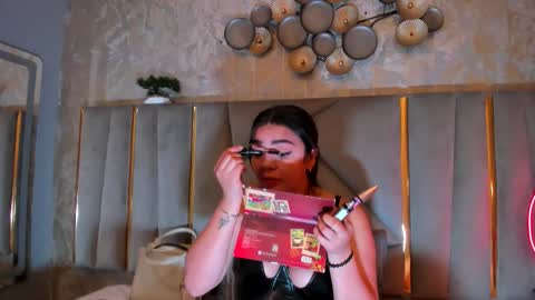  KIM  online show from October 3, 3:04 am