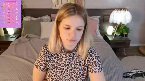 KimEvanss online show from May 15, 7:06 am