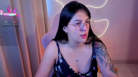 Kim 3 online show from June 29, 1:11 pm
