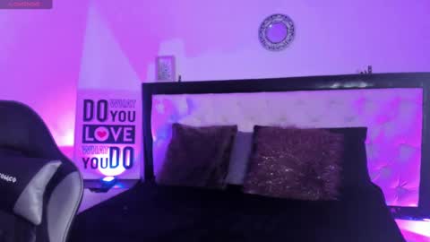 kimgarcez online show from September 8, 9:03 pm