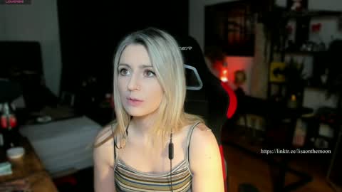 Wolfs Girl online show from March 11, 5:35 pm