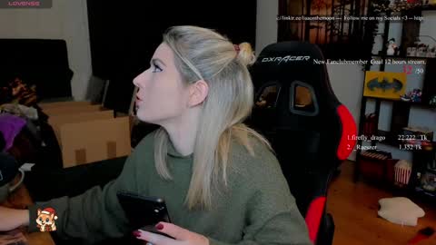 Wolfs Girl online show from December 16, 9:32 pm