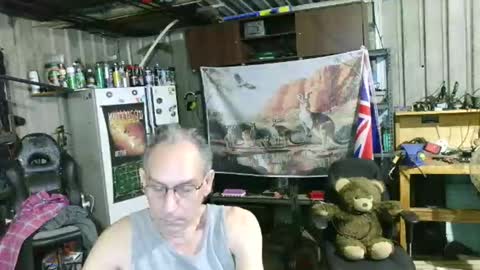 kimintheshed online show from April 10, 11:04 am