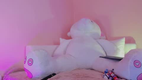 Kim  online show from November 20, 8:39 pm