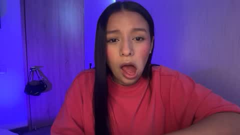 kimmi online show from June 3, 9:31 pm