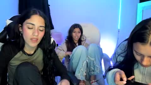 kimmi online show from March 4, 11:11 pm