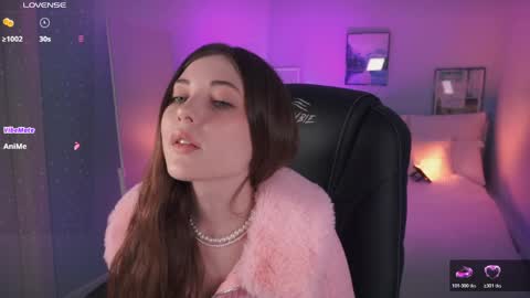  Your Kimmie  follow me  online show from March 8, 8:18 am