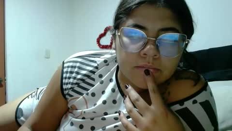 Snapshot of kimmy_kimmy_ chatting on March 5, 3:08 am Kimmy online show from March 5, 3:08 am