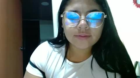 Snapshot of kimmy_kimmy_ chatting on March 10, 12:39 am Kimmy online show from March 10, 12:39 am
