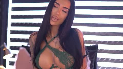 Kim online show from August 4, 3:30 pm