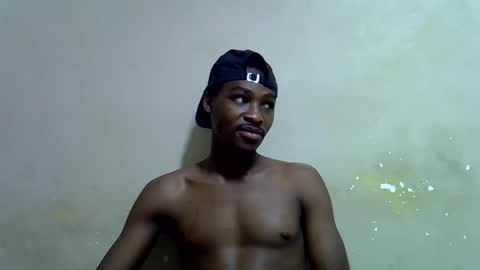 kimzsguyz online show from March 4, 8:00 am