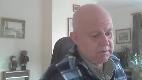 kindahairy4u online show from November 9, 1:58 pm