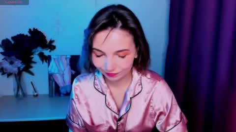 Snapshot of kindhazelhere_ chatting on October 20, 8:19 am Hazel online show from October 20, 8:19 am
