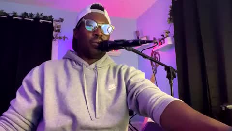 Snapshot of kingcorbra chatting on December 7, 6:15 am KC online show from December 7, 6:15 am