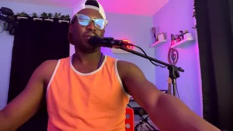 Snapshot of kingcorbra chatting on December 3, 5:15 am KC online show from December 3, 5:15 am